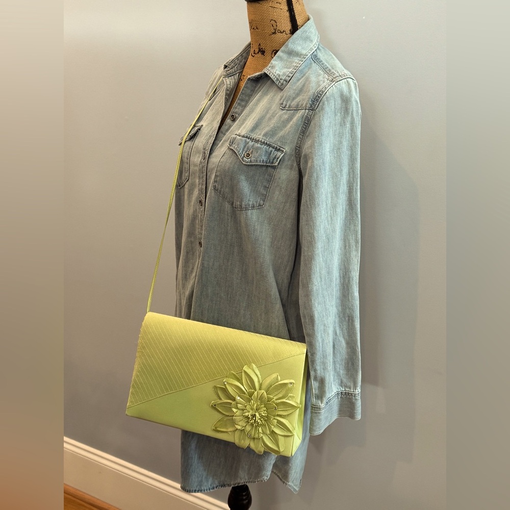 ML Studio light green “event” purse- decorative floral detail